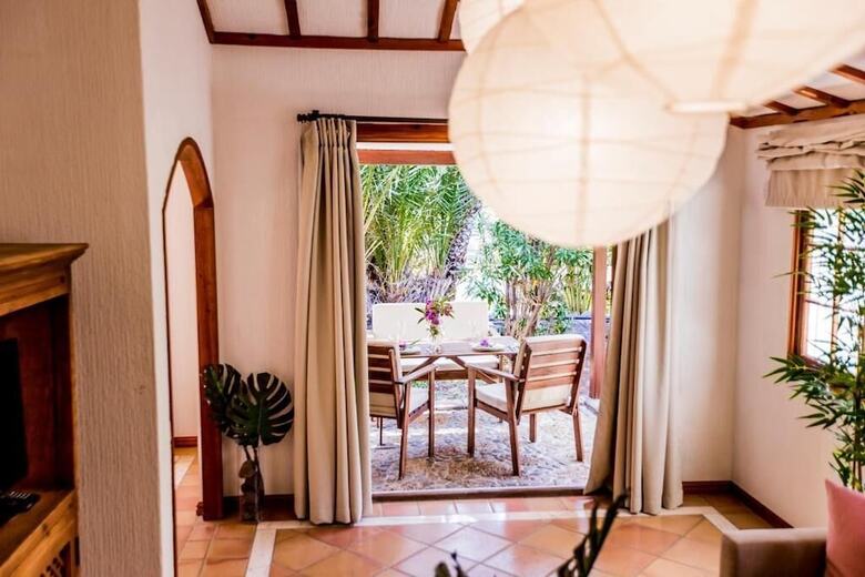 Hotel Bah�a De �valos