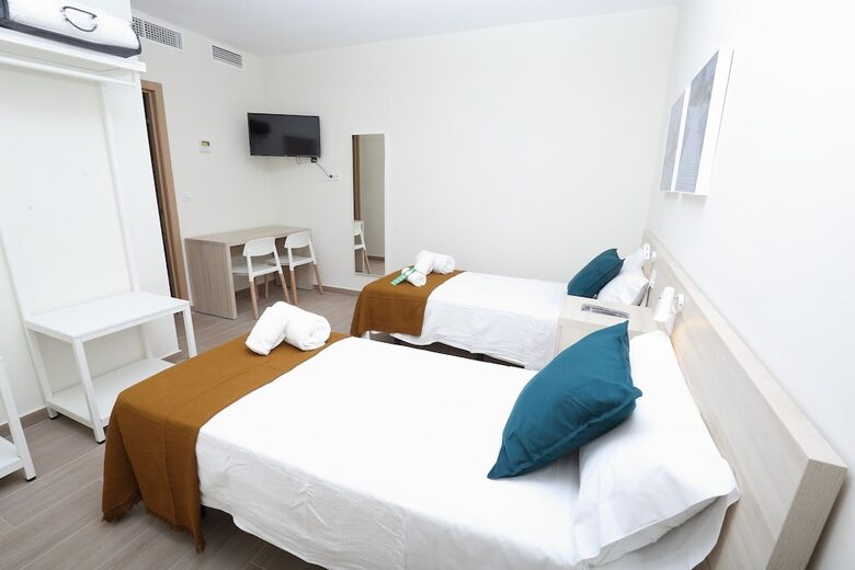 Hostal Palmones