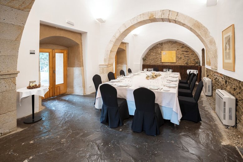 Hotel 4* Puente De Alcon�tar