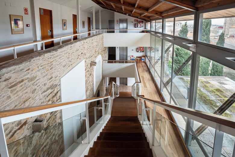 Hotel 4* Puente De Alcon�tar