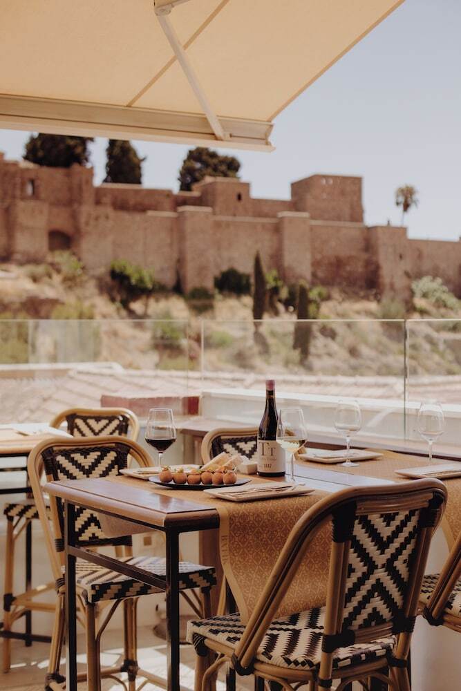 Alcazaba Premium Hotel