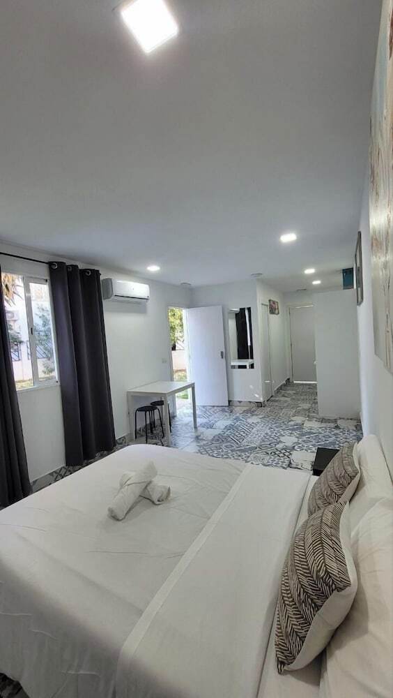 Hotel Ayz Silvela - Auto Check-in Property