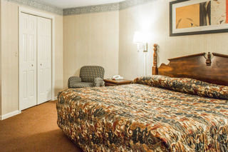 Hotel Econo Lodge Inn & Suites Groton