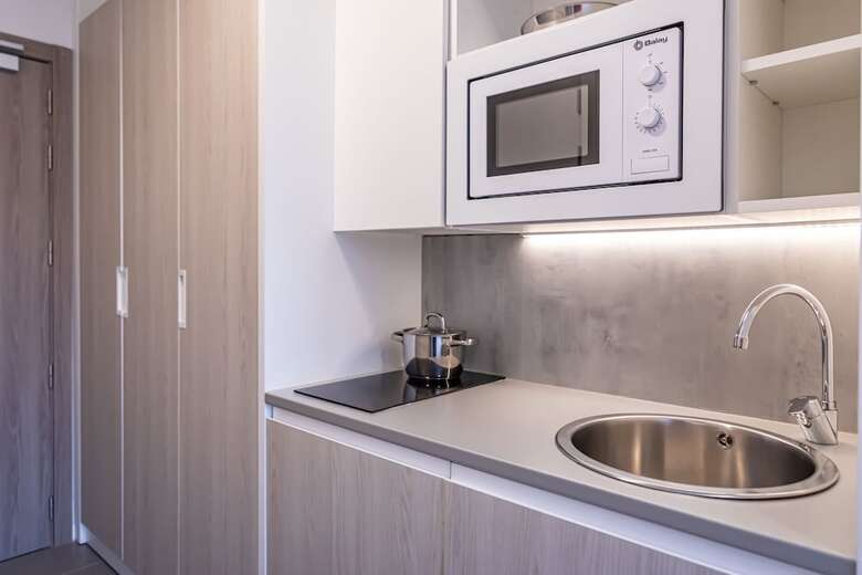 Hostal Residencia Universitaria Resa Campus M�laga
