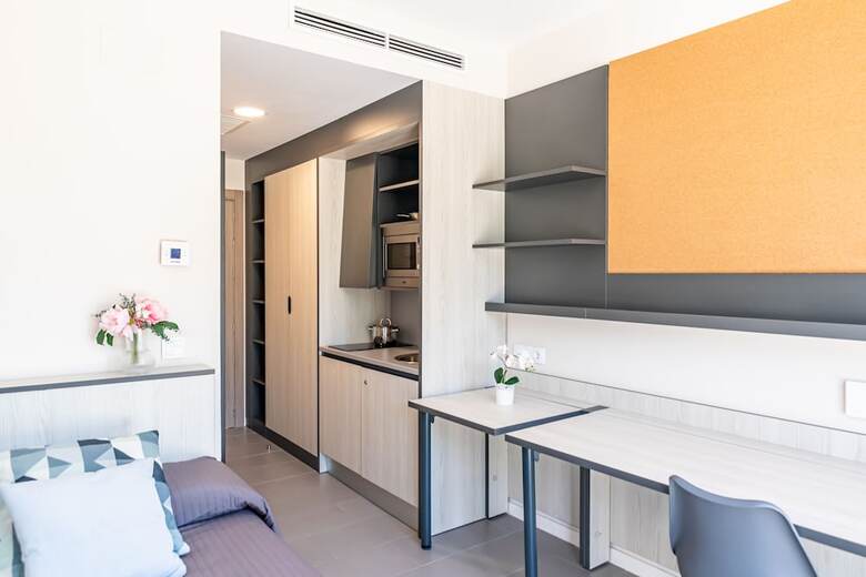 Hostal Residencia Universitaria Resa Campus M�laga