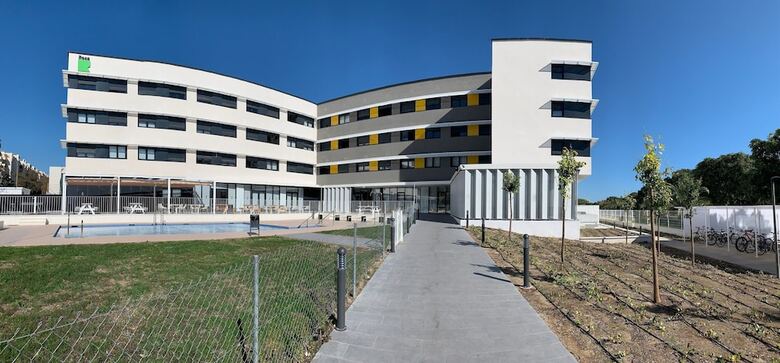 Hostal Residencia Universitaria Resa Campus M�laga