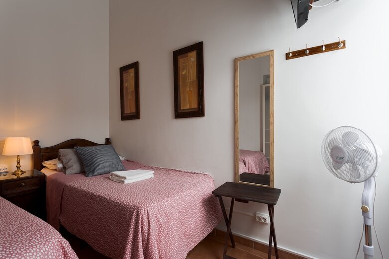 Santa Ana Suite & Rooms