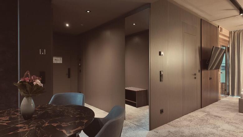 Bellman Hotel
