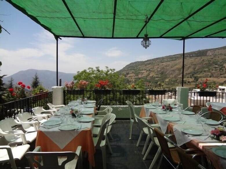 Hostal Poqueira