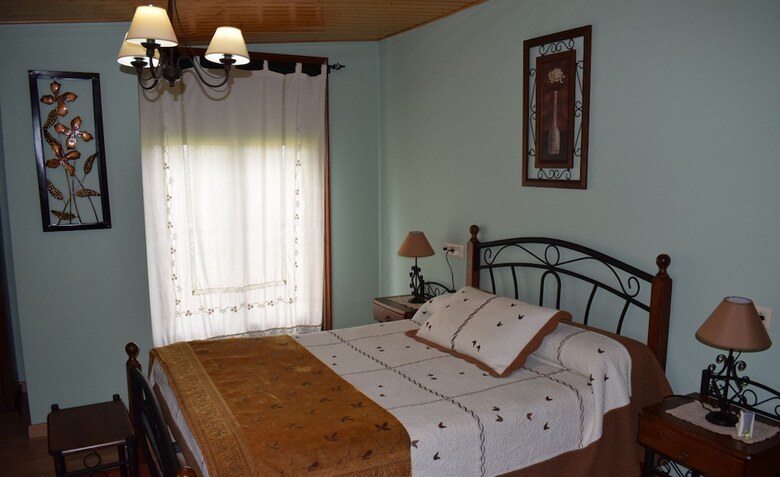 Casa Rural Os Carballos