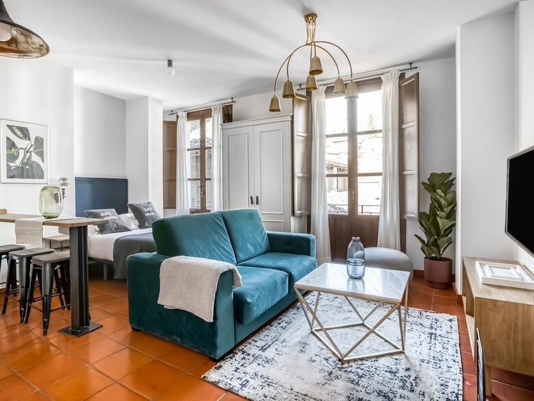 Aparthotel Limehome Granada Calle Sta. Ana