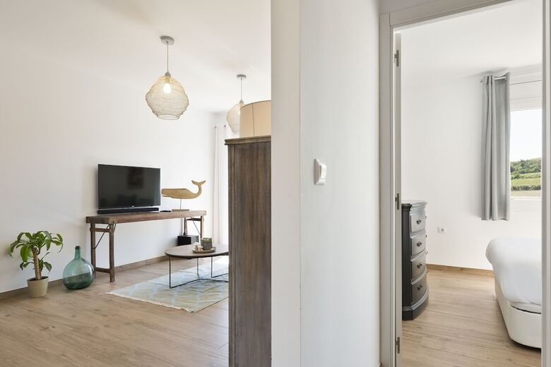 Hotel Masia Can Rovira
