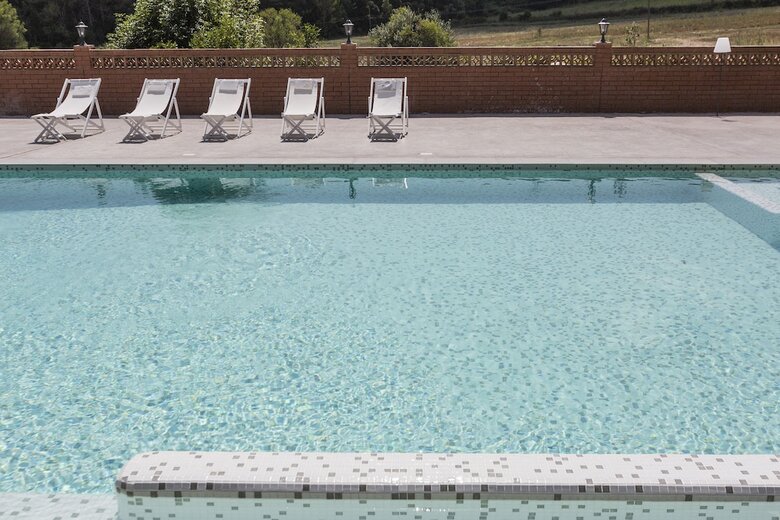 Hotel Masia Can Rovira