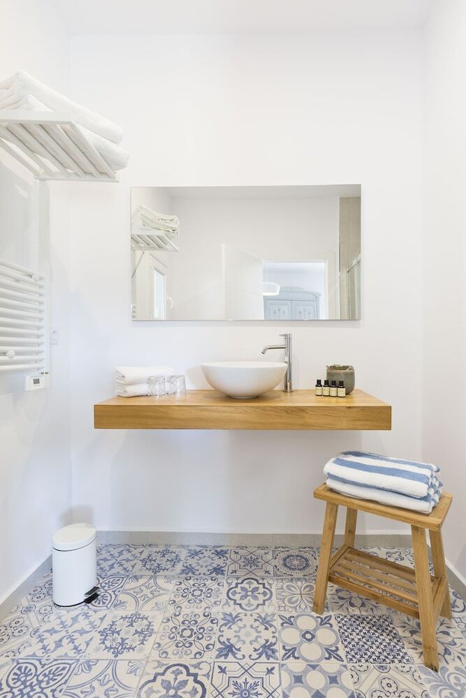 Hotel Masia Can Rovira