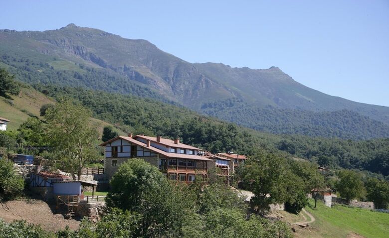 Aparthotel Viviendas Rurales Pe�a Sagra