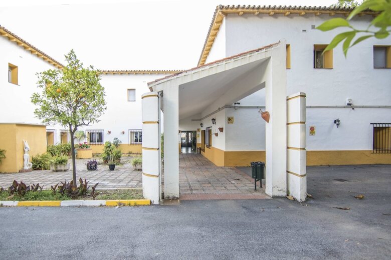 Hostal Marbella Inturjoven Youth Hostel