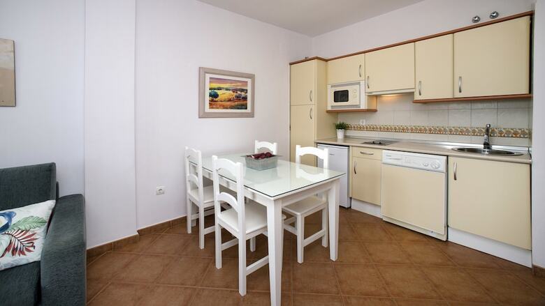 Aparthotel Apartamentos Leo Canela