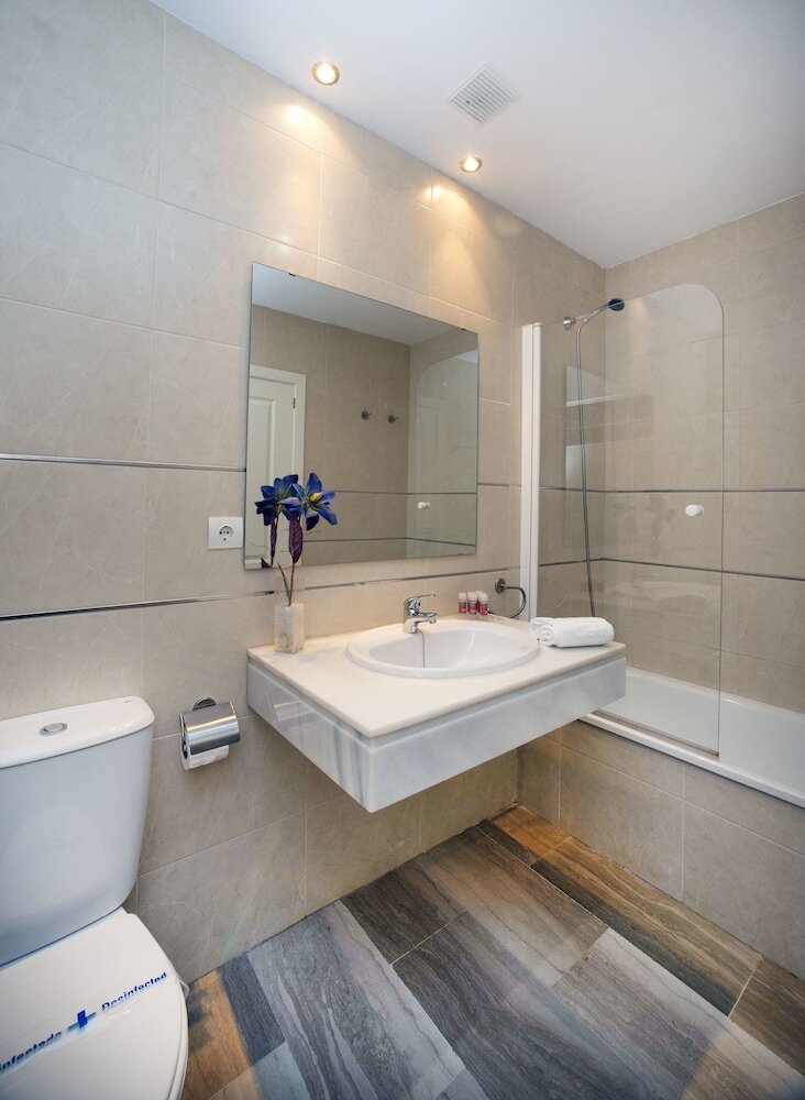 Aparthotel Apartamentos Leo Canela