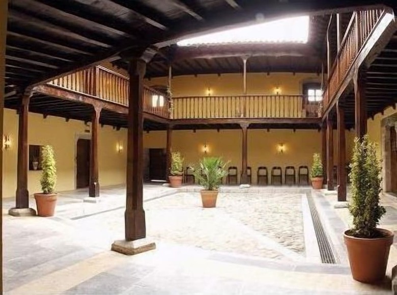 Hotel Castillo De Vald�s Salas