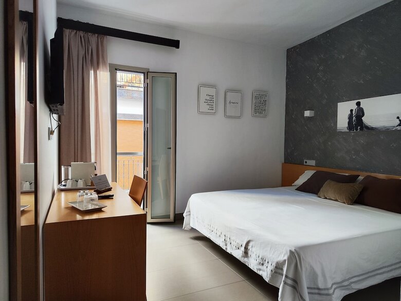 Hotel Alboran