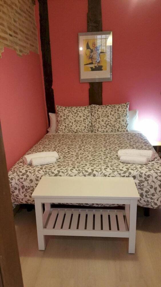 Apartamentos Toledo Flat In Toledo
