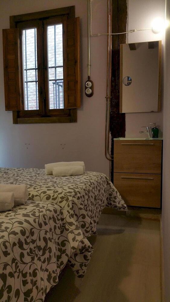 Apartamentos Toledo Flat In Toledo