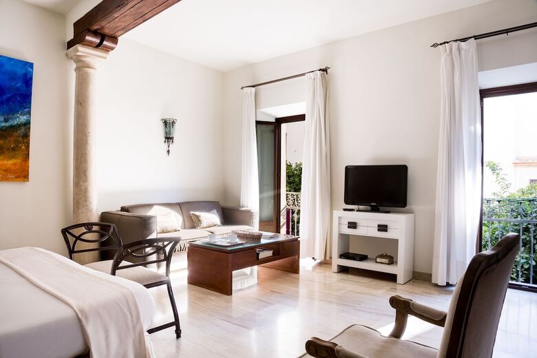 Hotel Puerta Catedral Apartments