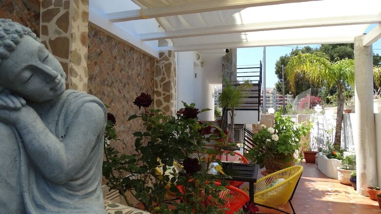 Hotel Hostal La Paloma II