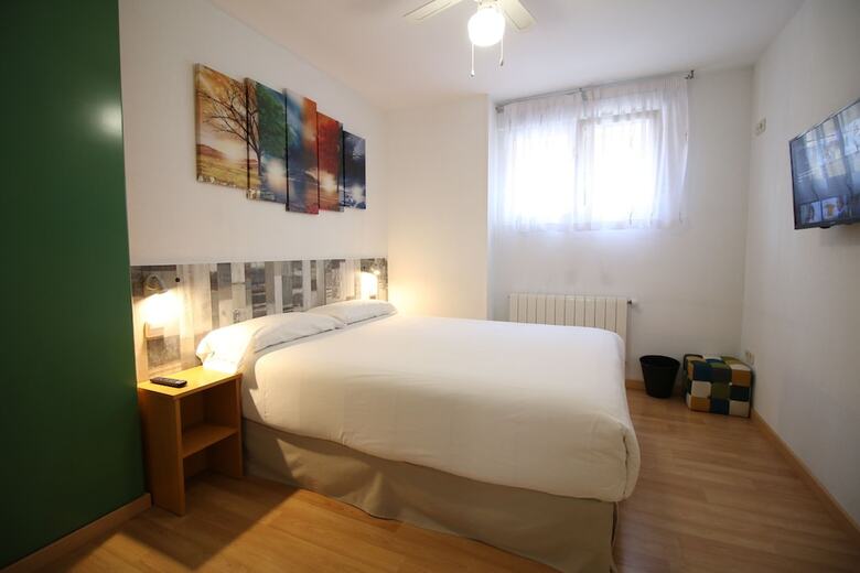 Hostal Aralso Santa Isabel