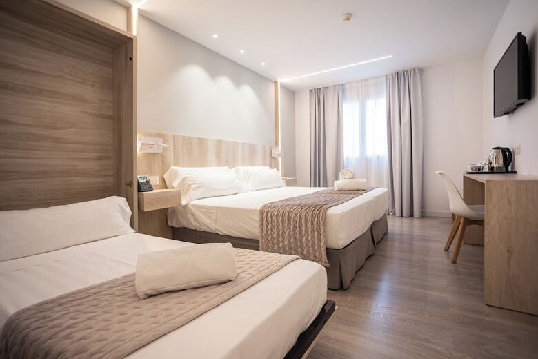 Hotel Dwo �baster