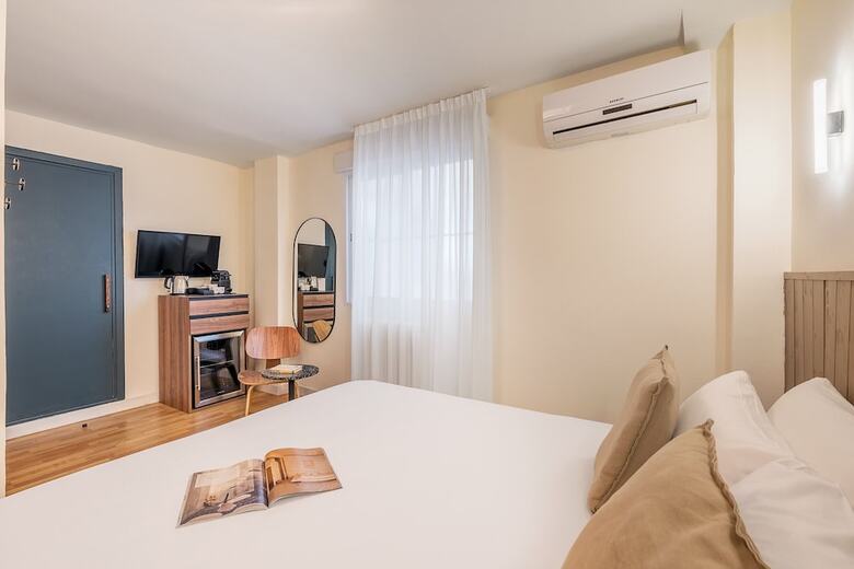 Granada Suites By Olala Homes