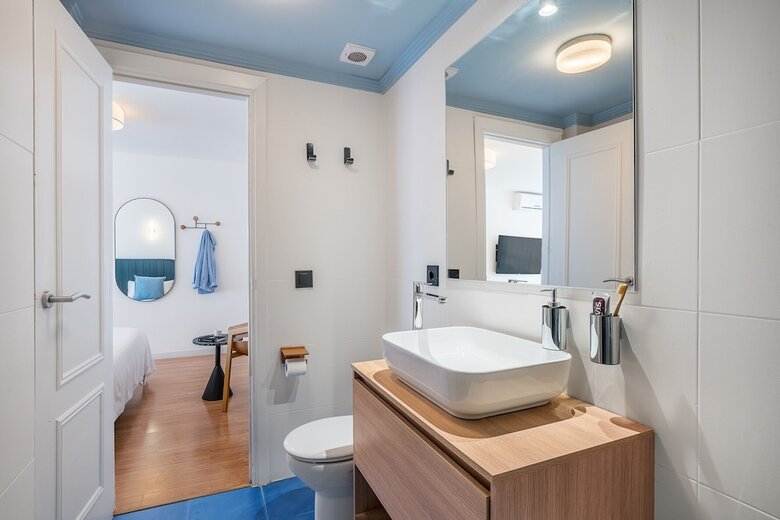 Granada Suites By Olala Homes