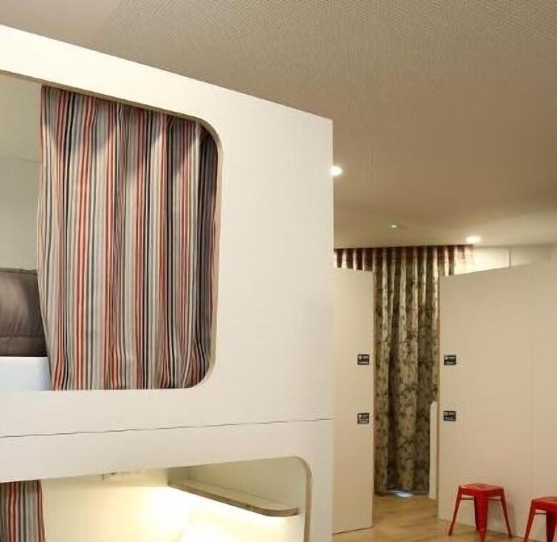 Hostal Dpaso Urban Hostel