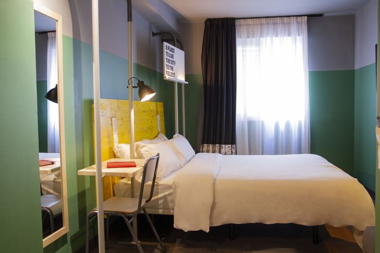 Hostal Room00 Valencia Hostel