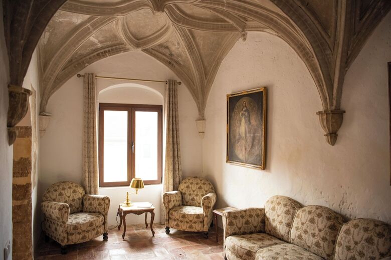 Hotel Castillo-palacio De Bulbuente