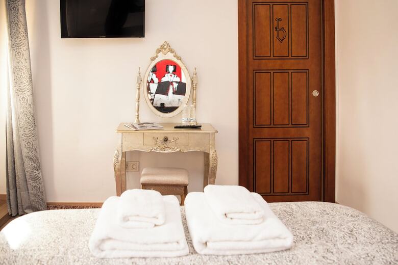 Hotel Castillo-palacio De Bulbuente