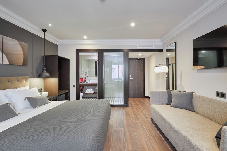 Hotel Cortes Rambla