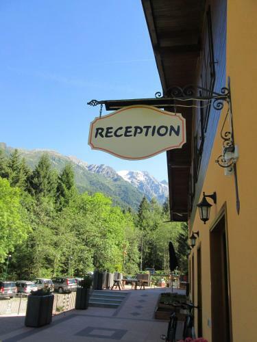 Camping & Chalet Presanella