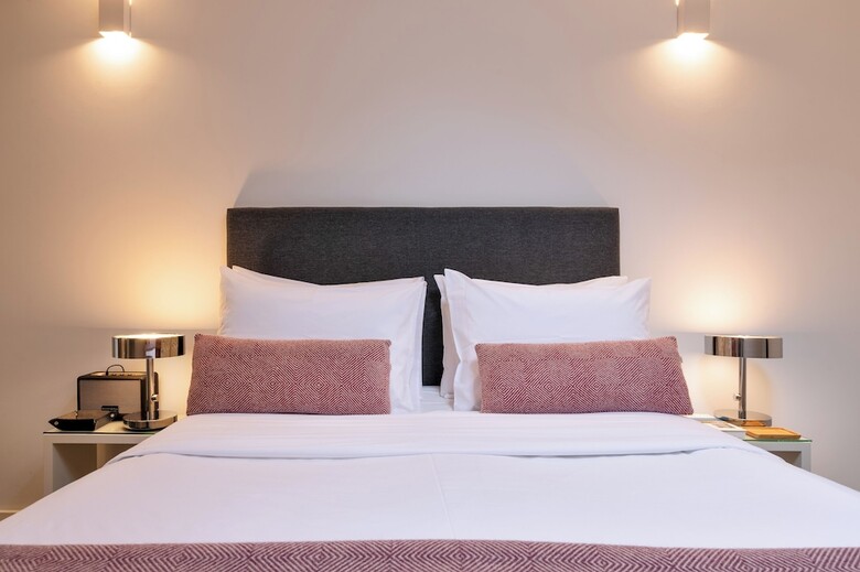 Miragaia Riverside Suites.
