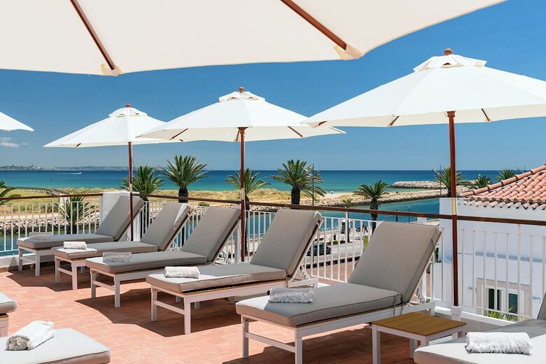 �gua Hotels Lagos Bay