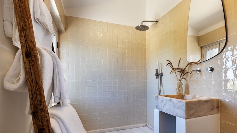 Hotel Cenoura-brava Villas & Suites.