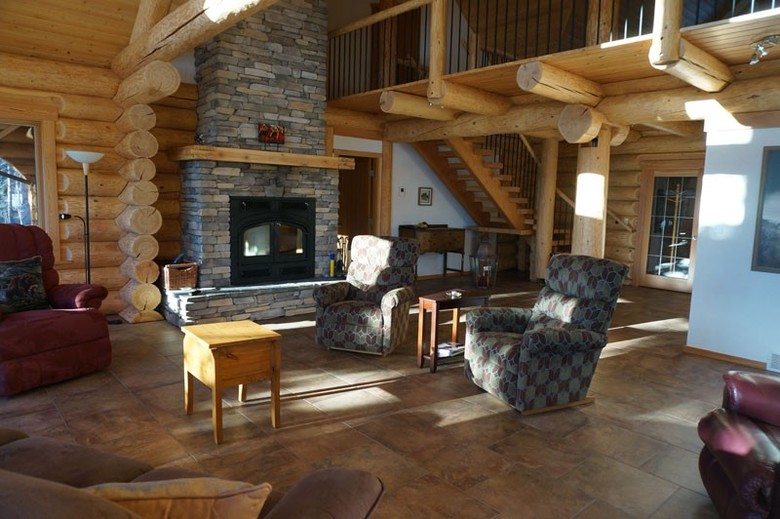 Ten-ee-ah Lodge