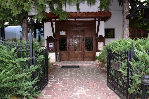 Hotel Complex Praveshki Hanove