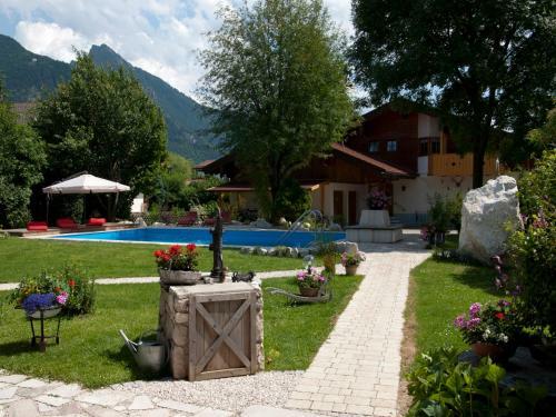 Hostal G�stehaus Gamsei