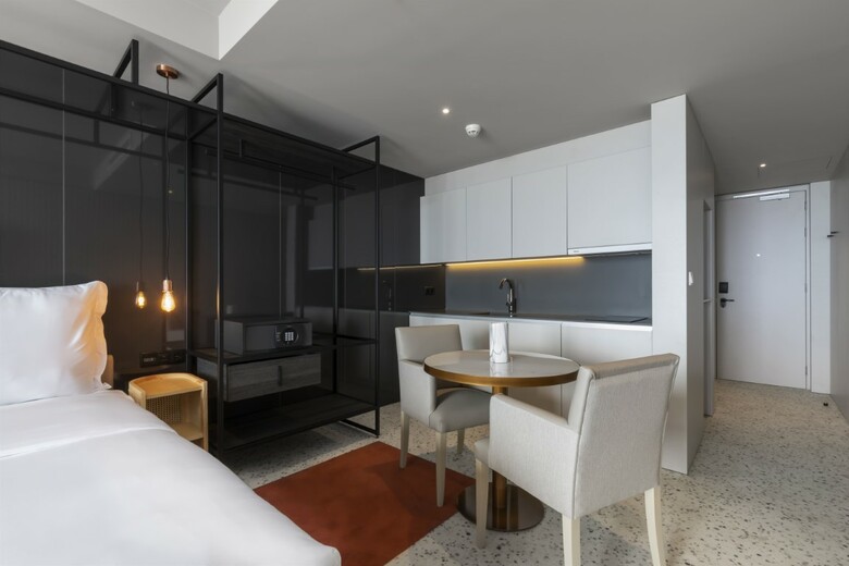 Hotel Next By Savoy Signature