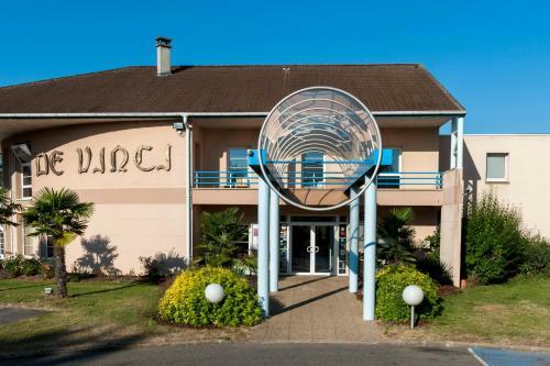 Hotel Espace Leonard De Vinci
