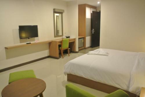 Hotel S Tara Grand