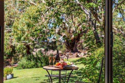 Bed & Breakfast Adelaide Hills Country Cottages