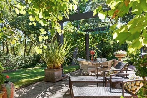 Bed & Breakfast Adelaide Hills Country Cottages