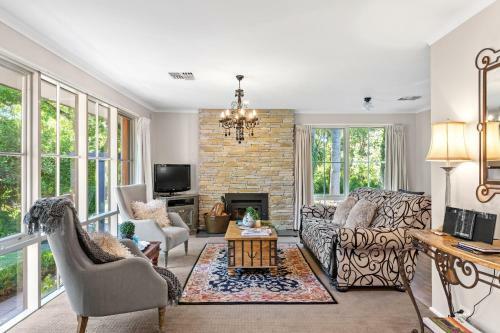 Bed & Breakfast Adelaide Hills Country Cottages